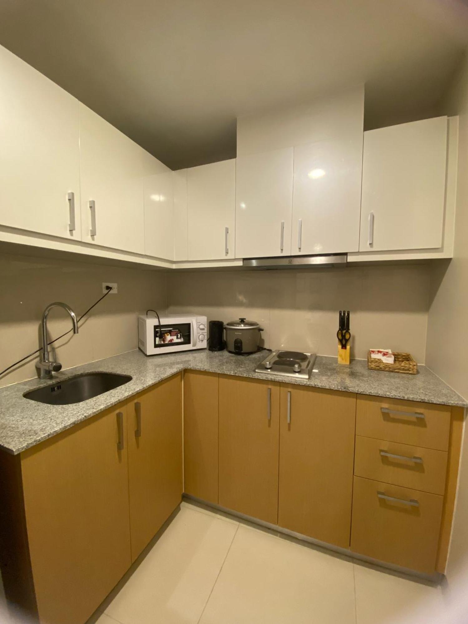 Uptown Parksuites Taguig Eksteriør bilde